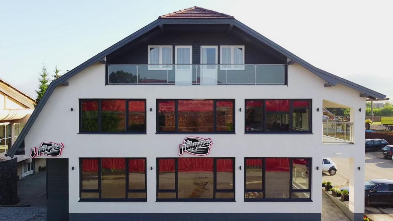 Palya Hotel Георгени Екстериор снимка