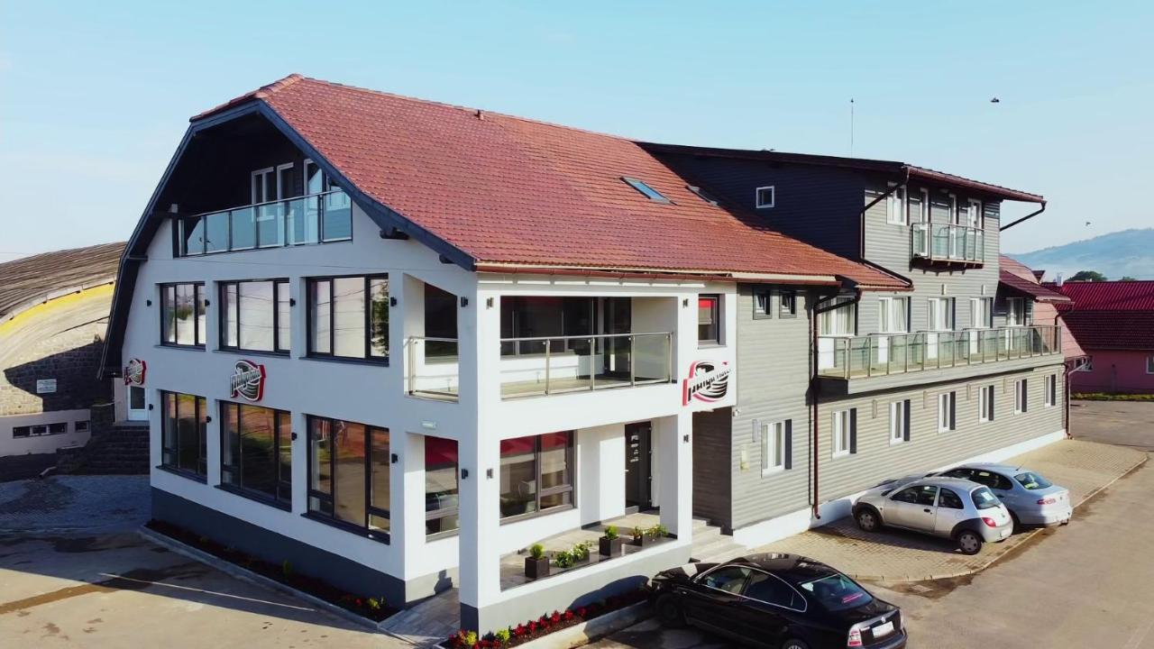 Palya Hotel Георгени Екстериор снимка